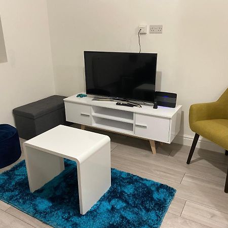 Marie'S Serviced Apartments- 2 Bedroom City Stay Bedford Eksteriør billede