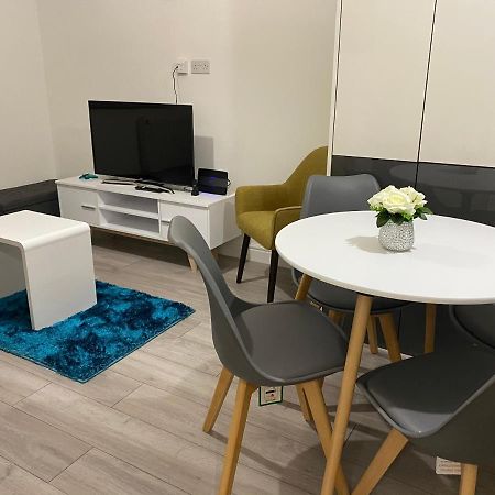 Marie'S Serviced Apartments- 2 Bedroom City Stay Bedford Eksteriør billede