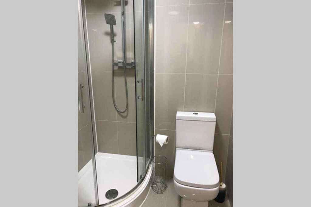 Marie'S Serviced Apartments- 2 Bedroom City Stay Bedford Eksteriør billede