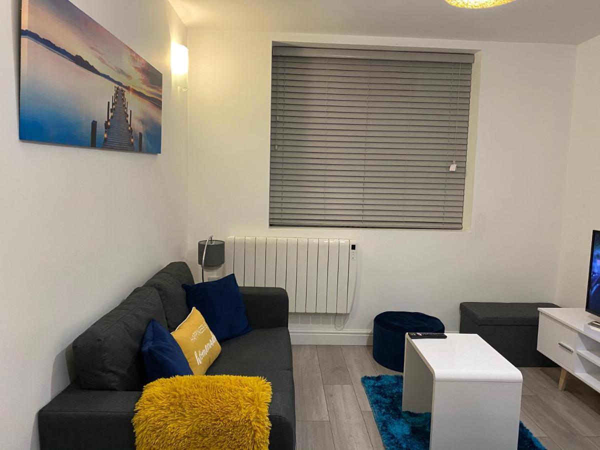 Marie'S Serviced Apartments- 2 Bedroom City Stay Bedford Eksteriør billede