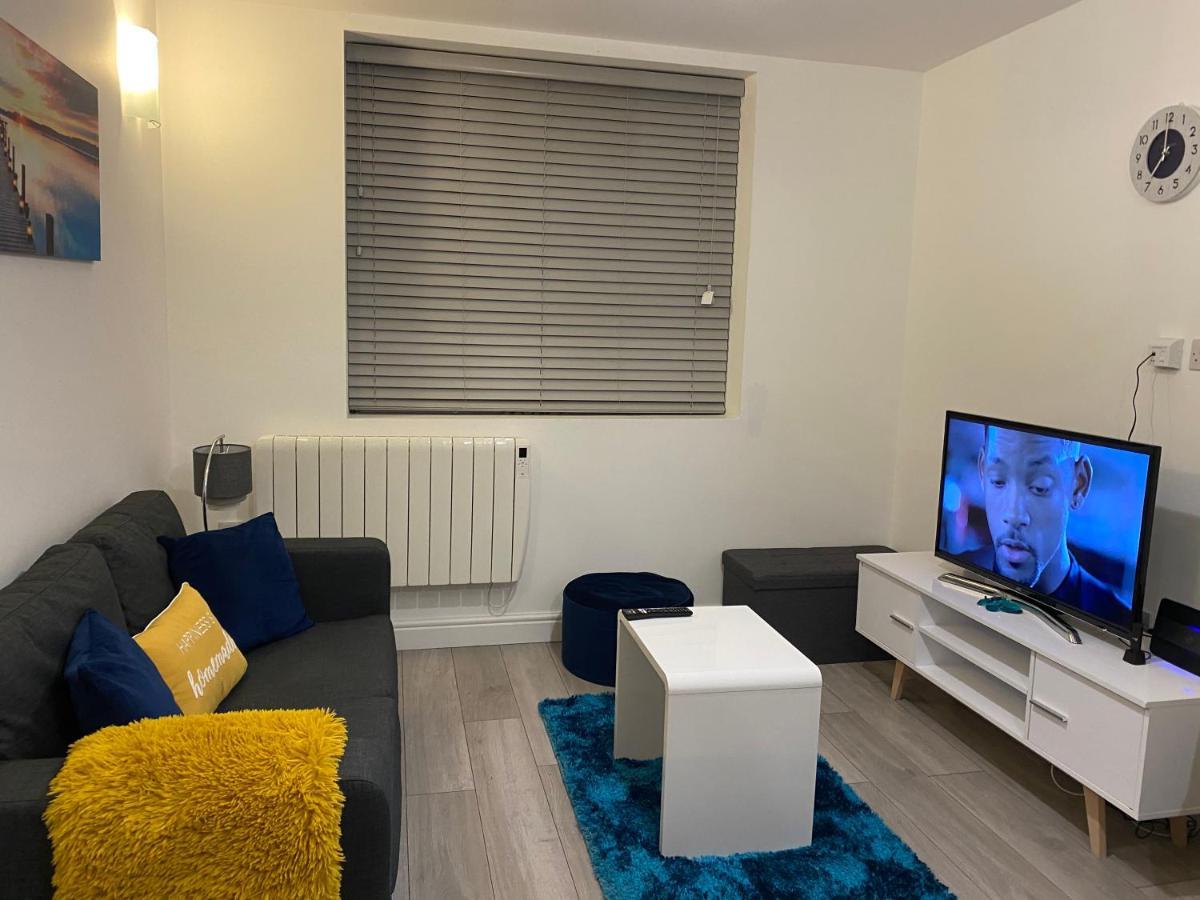 Marie'S Serviced Apartments- 2 Bedroom City Stay Bedford Eksteriør billede